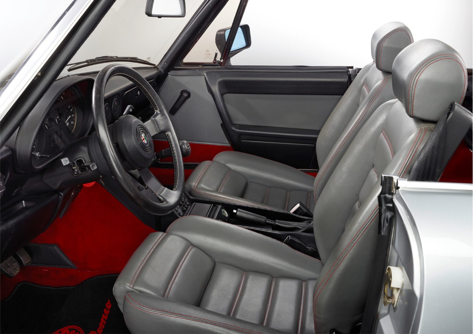 Alfa Romeo 2.0 Spider of Kolaha Collection Vintage Cars