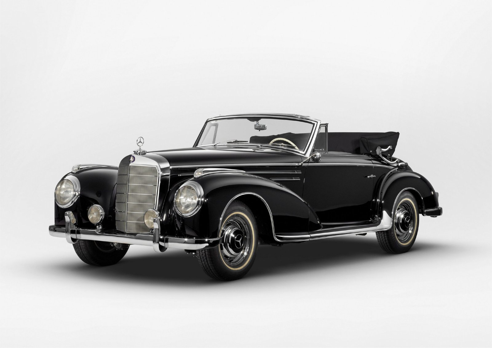 Mercedes-Benz 300 Sc Cabriolet A of Kolaha Collection Vintage Cars