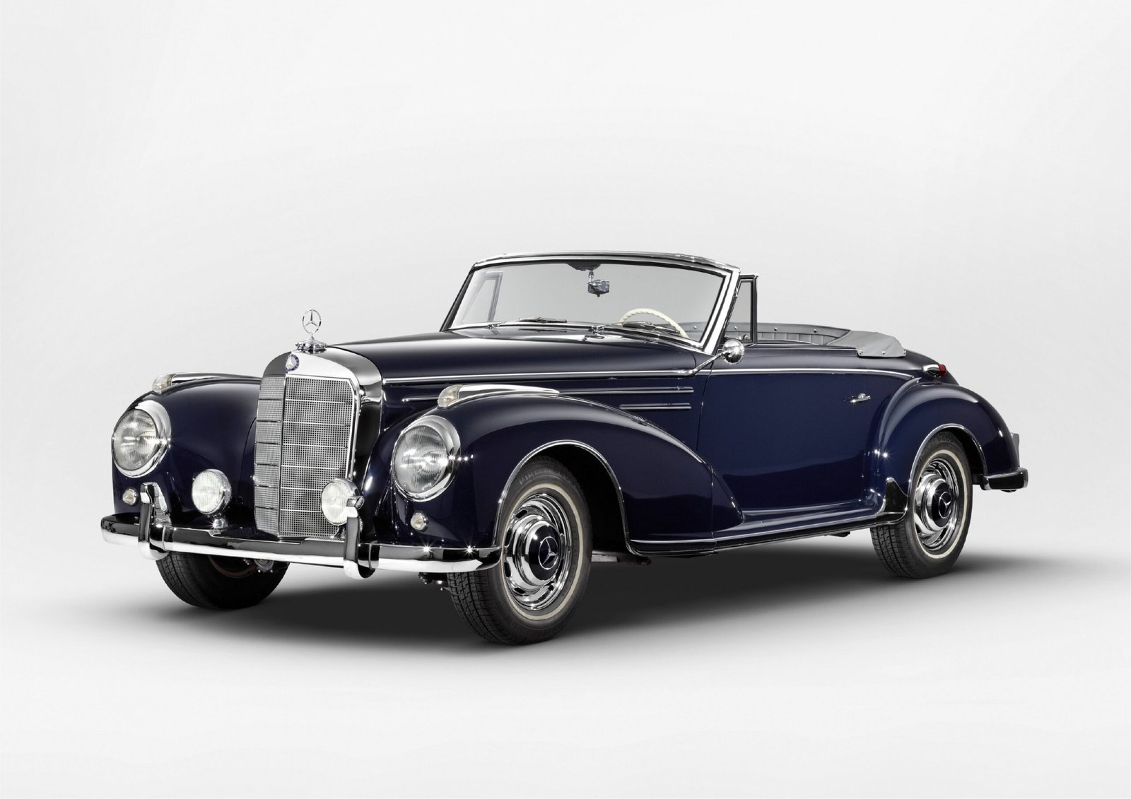 Mercedes-Benz 300 Sc Roadster of Kolaha Collection Vintage Cars