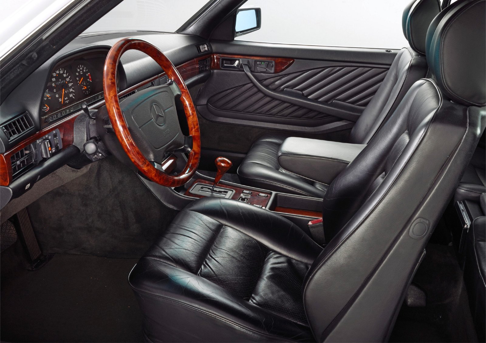 Mercedes-Benz 560 SEC of Kolaha Collection Vintage Cars