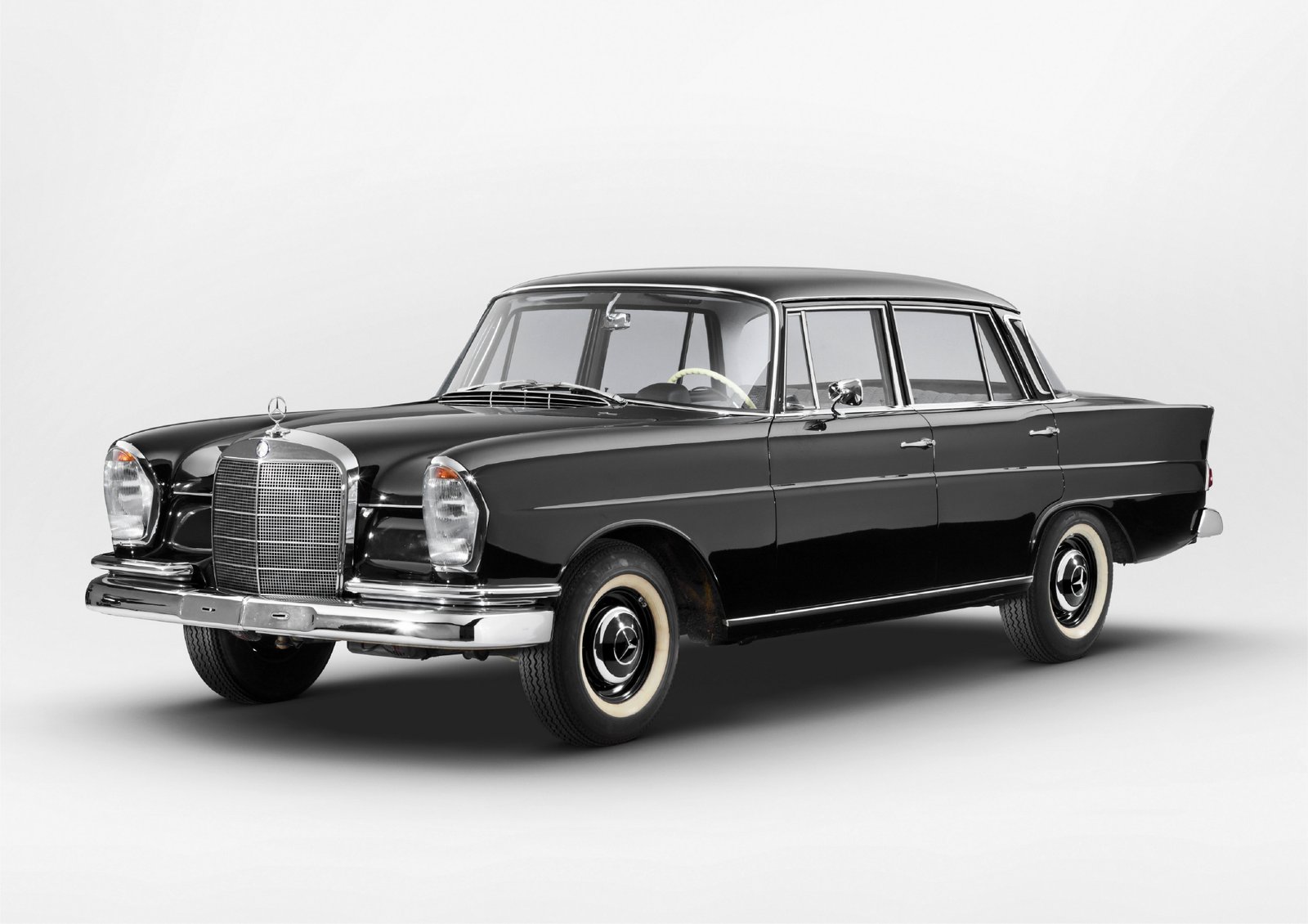 Mercedes-Benz 220b of Kolaha Collection Vintage Cars