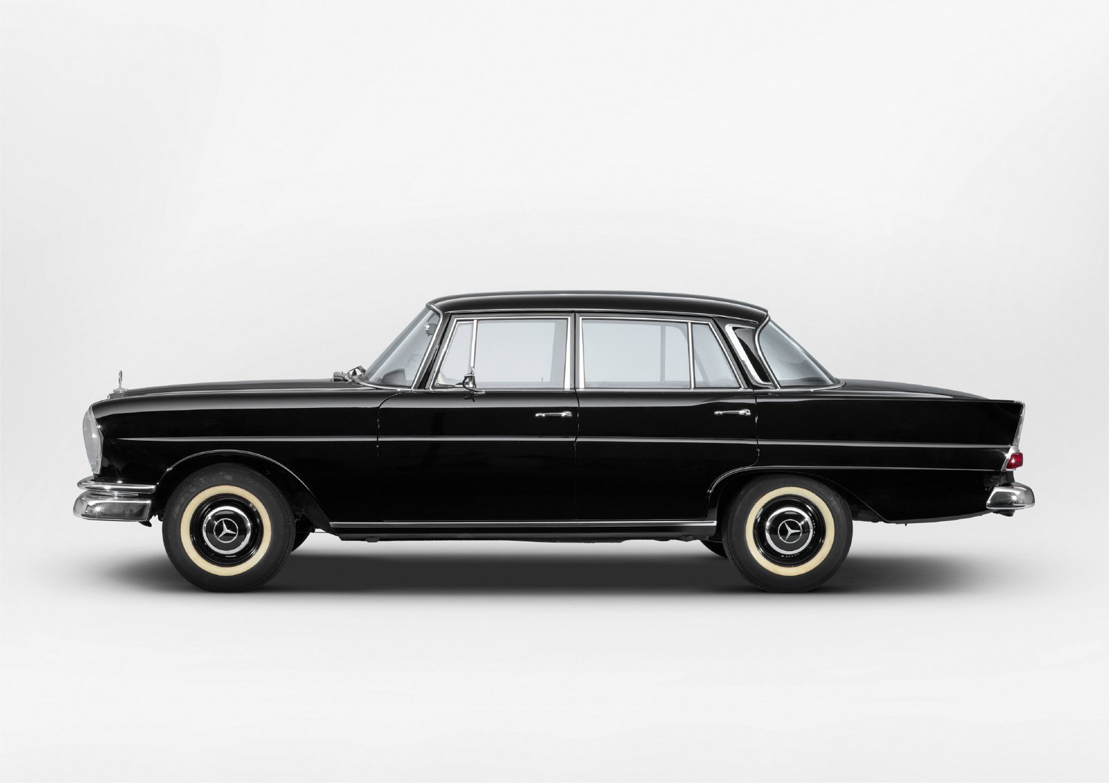 Mercedes-Benz 220b of Kolaha Collection Vintage Cars