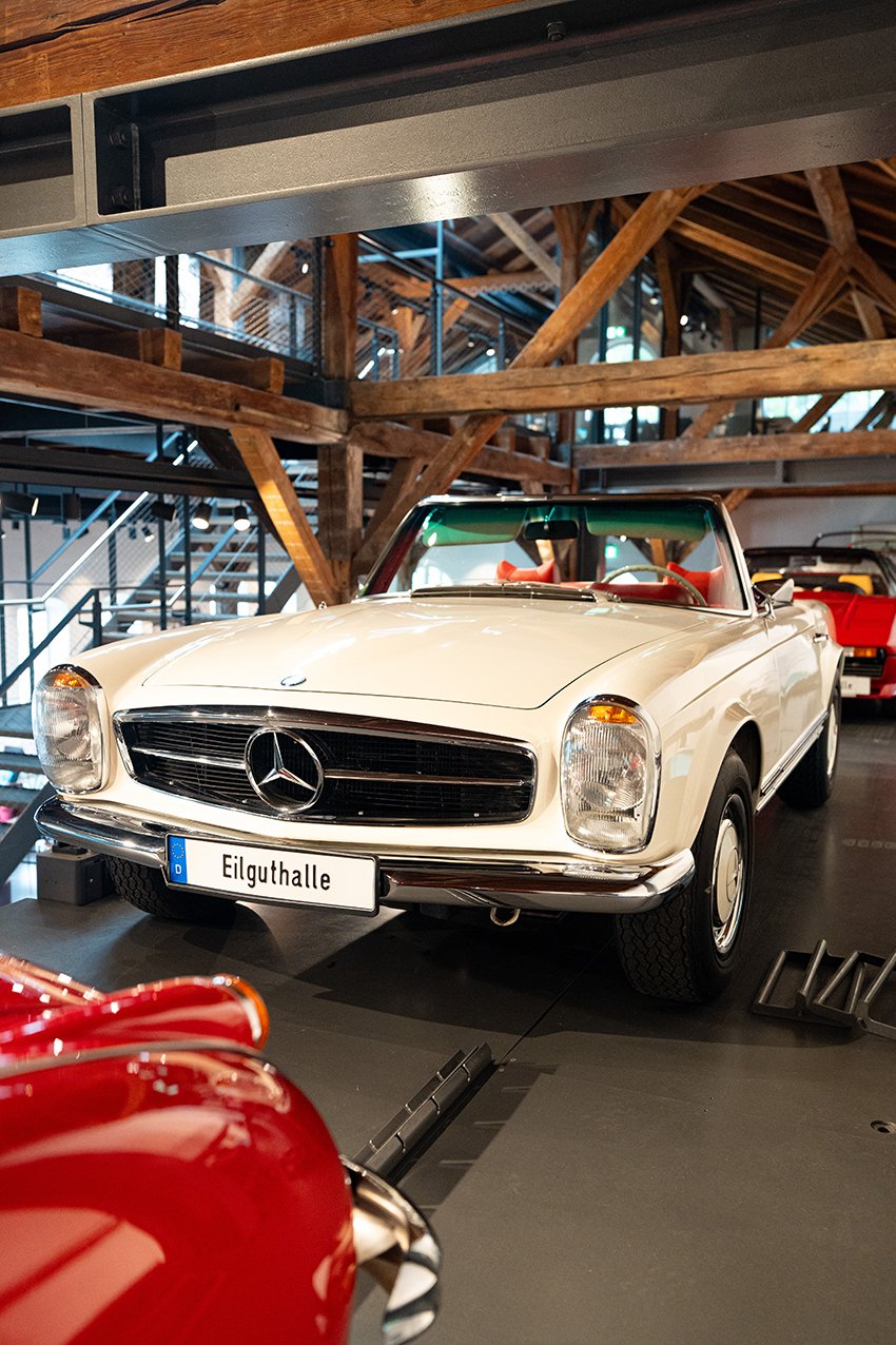 Mercedes-Benz 280 SL of Kolaha Collection Vintage Cars