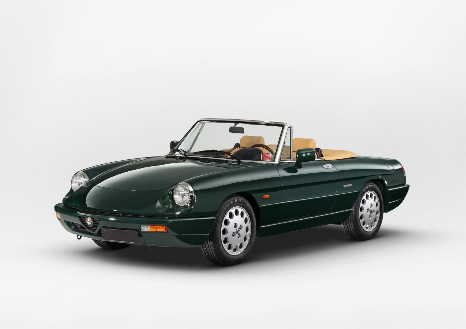 Alfa Romeo 2.0 Spider of Kolaha Collection Vintage Cars