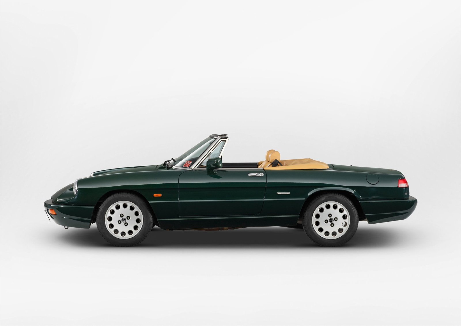 Alfa Romeo 2.0 Spider of Kolaha Collection Vintage Cars