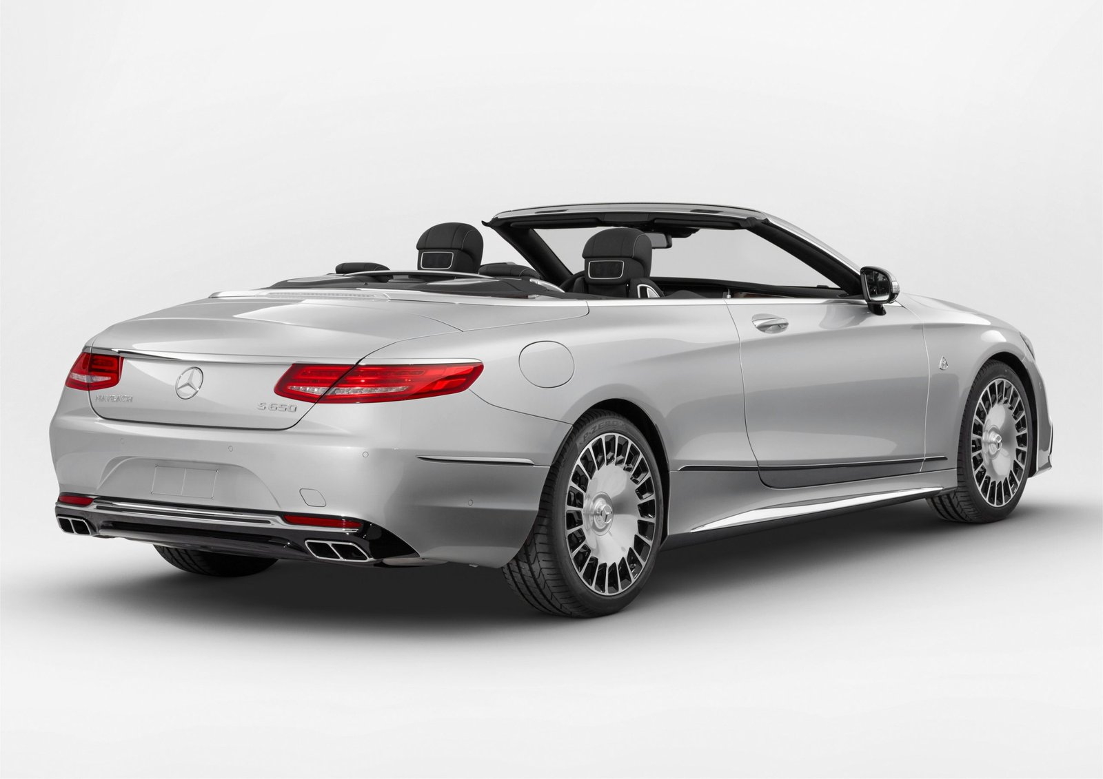 Mercedes-Benz Maybach S650 of Kolaha Collection Vintage Cars