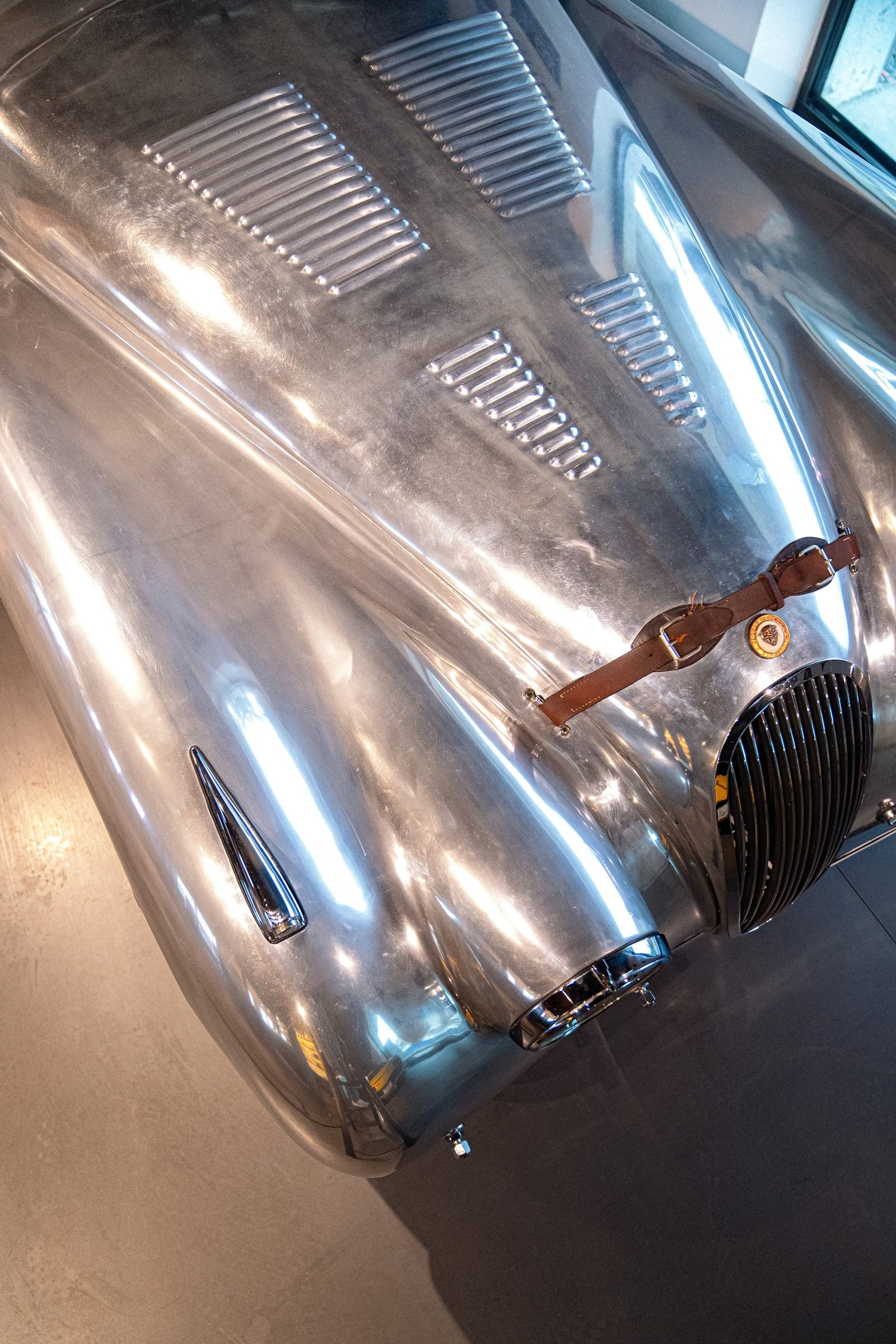 Jaguar XK 120 OTS Alloy of Kolaha Collection Vintage Cars