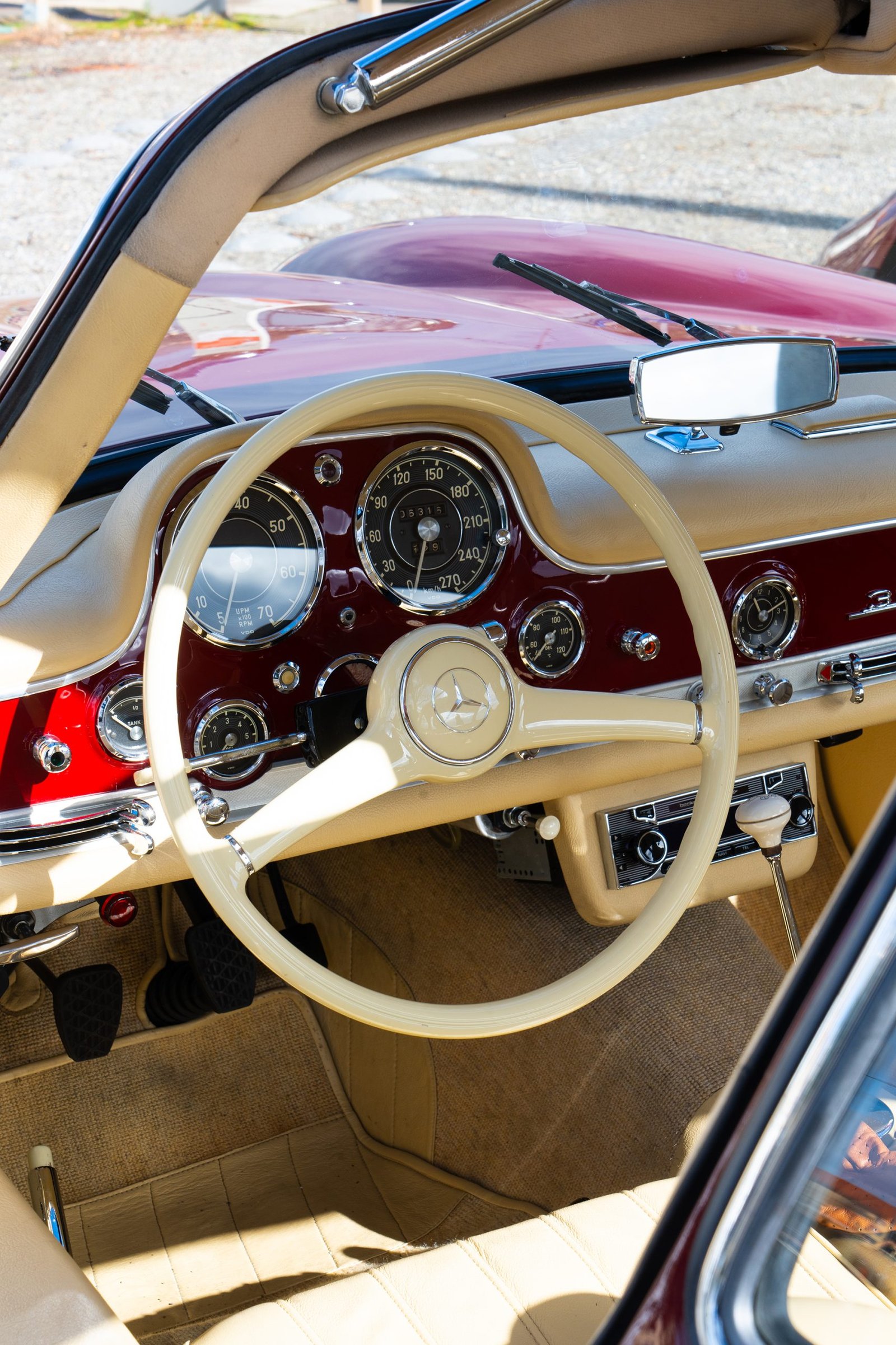 Mercedes-Benz 300 SL Gullwing of Kolaha Collection Vintage Cars